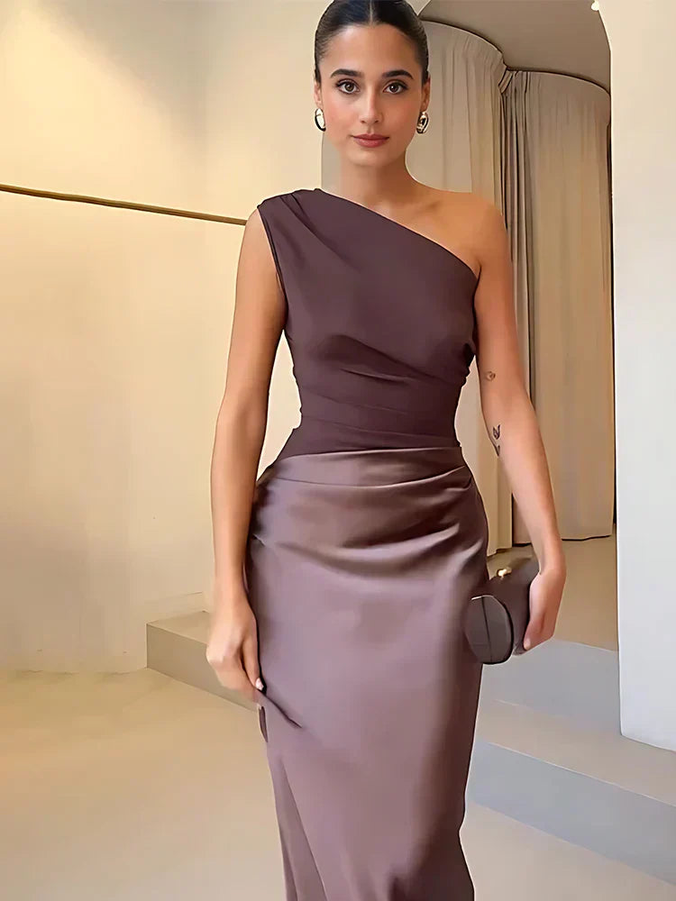 Ellis & Johnson™ | Maxi Dress with a Guilt in Satin